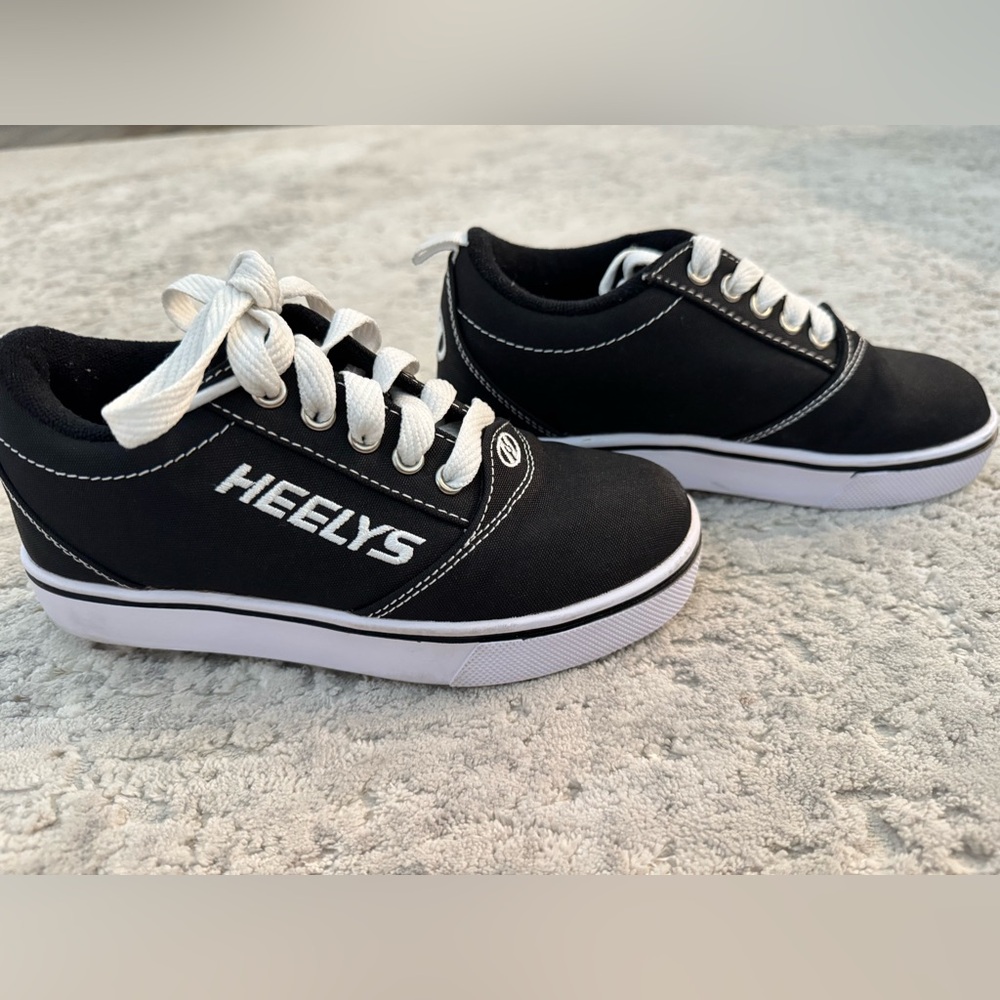 Heelys Black and White Kids Sneakers